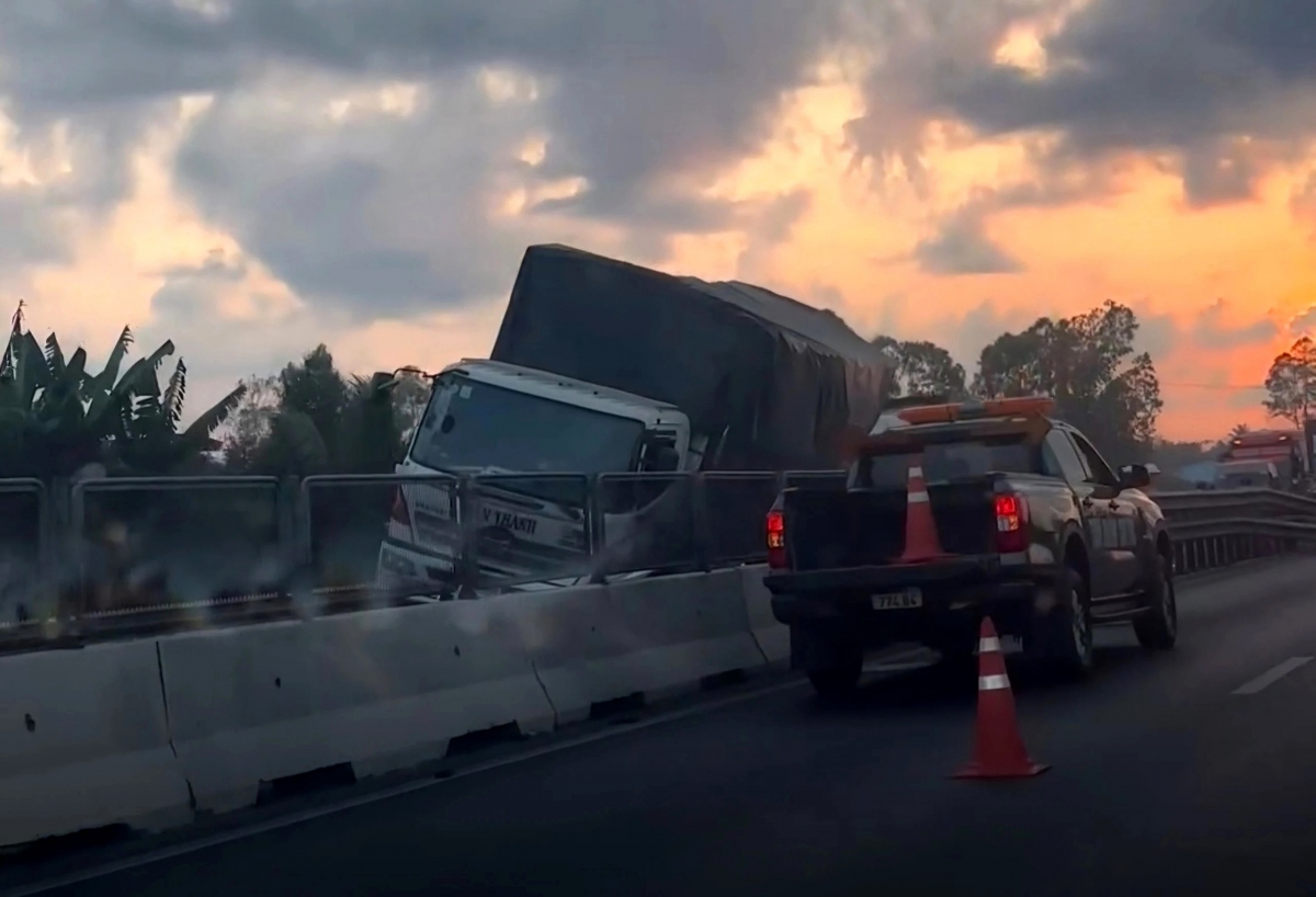 Chinese citizen killed in multi-car collision in southern Vietnam